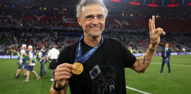 لوئیس انریکه بهترین سرمربی سال ۲۰۲۵