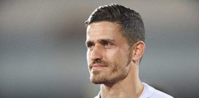 استقبال از مرد محبوب استقلالیها در کمپ مرحوم حجازی استقبال از مرد محبوب استقلالیها در کمپ مرحوم حجازی