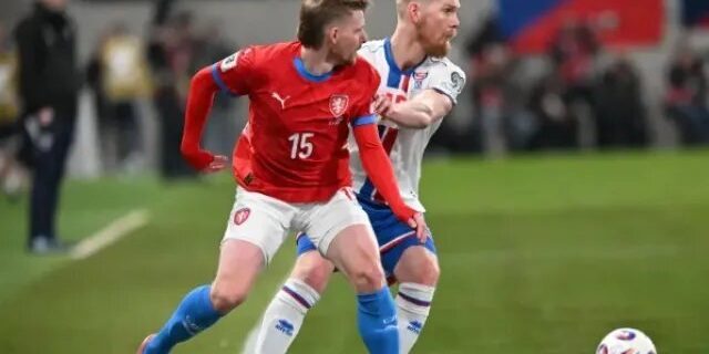 با عجیبترین فوتبالیست این روزها آشنا شوید با عجیبترین فوتبالیست این روزها آشنا شوید