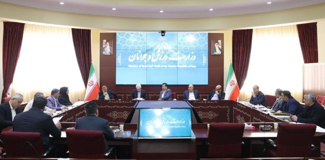 رزومه مربیان خارجی روی میز وزیر ورزش
