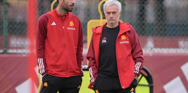 عکس| دستیار سابق مورینیو نظاره‌گر بازی ایران و تانزانیا