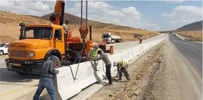 ارتقای ایمنی گردنه گرمک رزن با اجرای ۶.۵ کیلومتر حفاظ بتنی و سیستم روشنایی