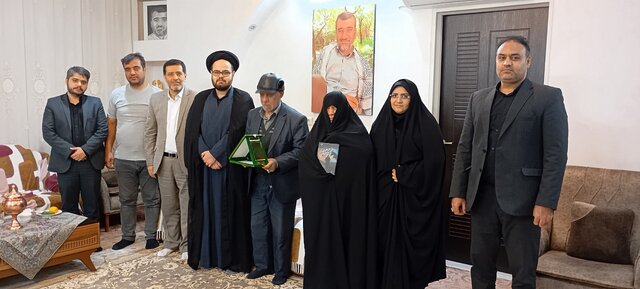 دیدار مسئولان جشنواره بین‌المللی مهدویت با خانواده شهید عسگری جمکرانی؛ اعطای نشان مهدویت به یاد خادم مسجد مقدس جمکران