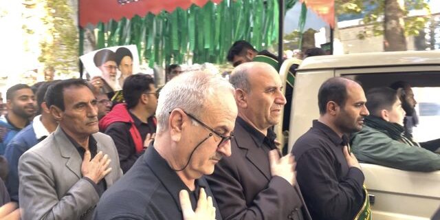 حضور پرشور مردم خرم‌آباد در تشییع شهدای گمنام؛ فرماندار: این تجلی پایبندی به آرمان‌های انقلاب است