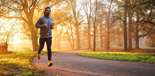 دویدن یا پیاده‌روی در شیب مثبت/ واقعاً کدام برای چربی سوزی بهتر است؟