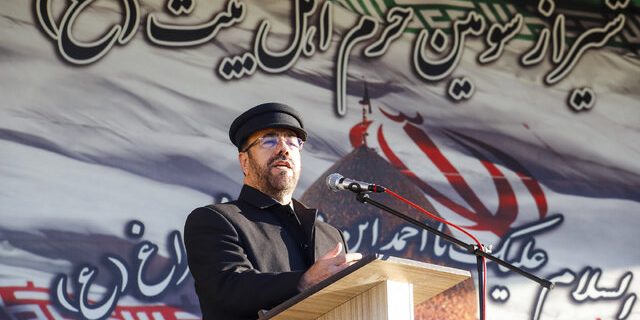 استاندار فارس: آرامش امروز جامعه حاصل فداکاری و هوشیاری پلیس است