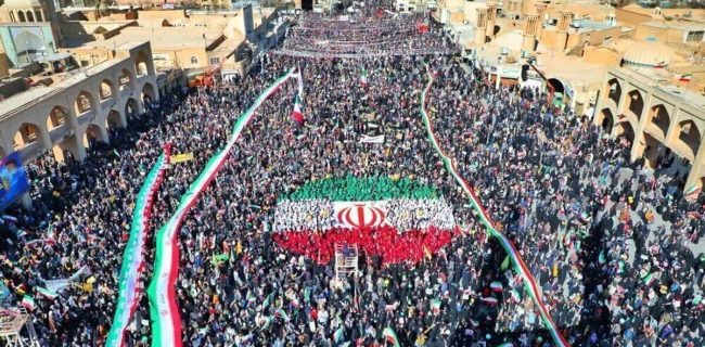 تجدید بیعت گسترده مردم قم با رهبر انقلاب در واکنش به ناامنی‌ها