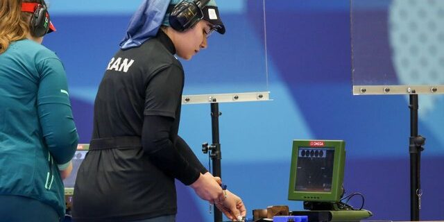 رستمیان در جمع ۱۰ تپانچه‌زن برتر جهان ایستاد