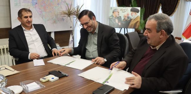 امضای تفاهمنامه همکاری شهرداری همدان و بنیاد مسکن انقلاب اسلامی در اجرای طرح نیم رینگ شمالی