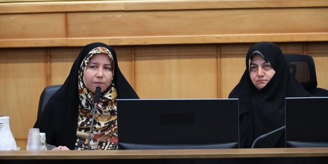 تشکیل کارگروه «دختران نوجوان» در استانداری فارس؛ تمرکز بر آموزش و پرورش برای مقابله با آسیب‌های اجتماعی