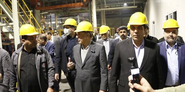 معاون رئیس جمهوری: کرمان از استان‌های پیشرو در صنعت فولاد و خودروسازی است