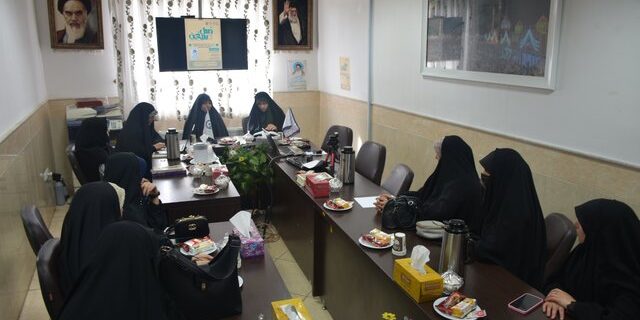 در هفتمین دوره‌ «فصل سخن» مطرح شد؛ استاد دانشگاه: «توسعه» غربی، کرامت انسانی را نادیده می‌گیرد