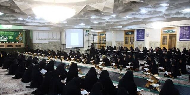 از «مائده نور» تا حفظ ۳۰ آیه؛ برنامه‌های قرآنی جامع خواهران در حرم بانوی کرامت برای ماه رمضان