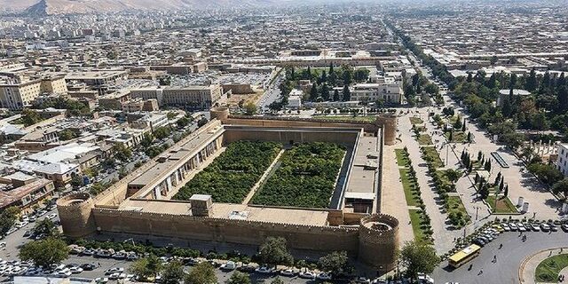 از حفاظت صرف تا موتور محرک اقتصاد شهری: نگاه توسعه‌ای به بافت تاریخی شیراز با تمرکز بر گردشگری تجربه‌محور و کاربری‌های خلاق