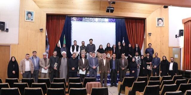 پایان چهاردهمین دوره مسابقات ملی مناظره دانشجویان استان مرکزی؛ «نوسان» فرهنگیان اراک بر سکوی قهرمانی ایستاد