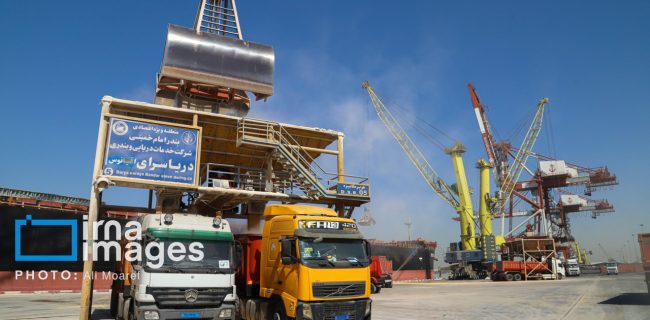 کاهش ۲۸ درصدی تخلفات اضافه‌بار ناوگان حمل‌ونقل خوزستان