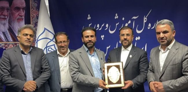 استاندار فارس: حفظ منزلت اجتماعی معلم، شرط تحقق انتظارات تربیتی است استاندار فارس: حفظ منزلت اجتماعی معلم، شرط تحقق انتظارات تربیتی است