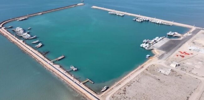 مدیر بنادر شرق هرمزگان جزئیات خسارت در بندر سیریک را اعلام کرد مدیر بنادر شرق هرمزگان جزئیات خسارت در بندر سیریک را اعلام کرد