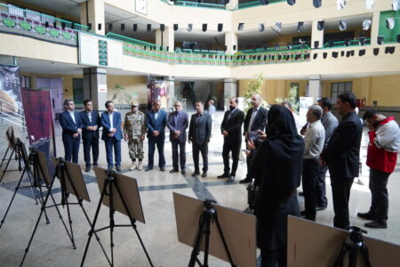 نمایشگاه «ایستاده در غبار» روایت مستند آسیب به میراثفرهنگی و هویت تاریخی همدان نمایشگاه «ایستاده در غبار» روایت مستند آسیب به میراثفرهنگی و هویت تاریخی همدان