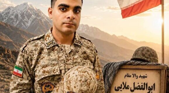 از غربتِ خوابگاه خونین بمپور تا شکوه بدرقهای ماندگار در عنبرآباد/ سرباز خفته، شهید بیدار از غربتِ خوابگاه خونین بمپور تا شکوه بدرقهای ماندگار در عنبرآباد/ سرباز خفته، شهید بیدار